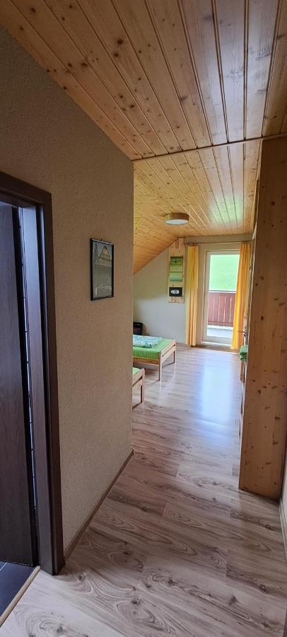 Ubytovanie U Huberta Bešeňová Exterior foto